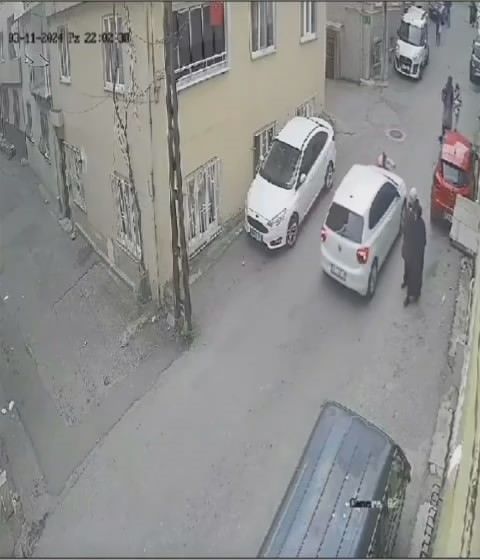 10 yaşındaki çocuğu kurtarmak için camdan atladı - 2. Resim