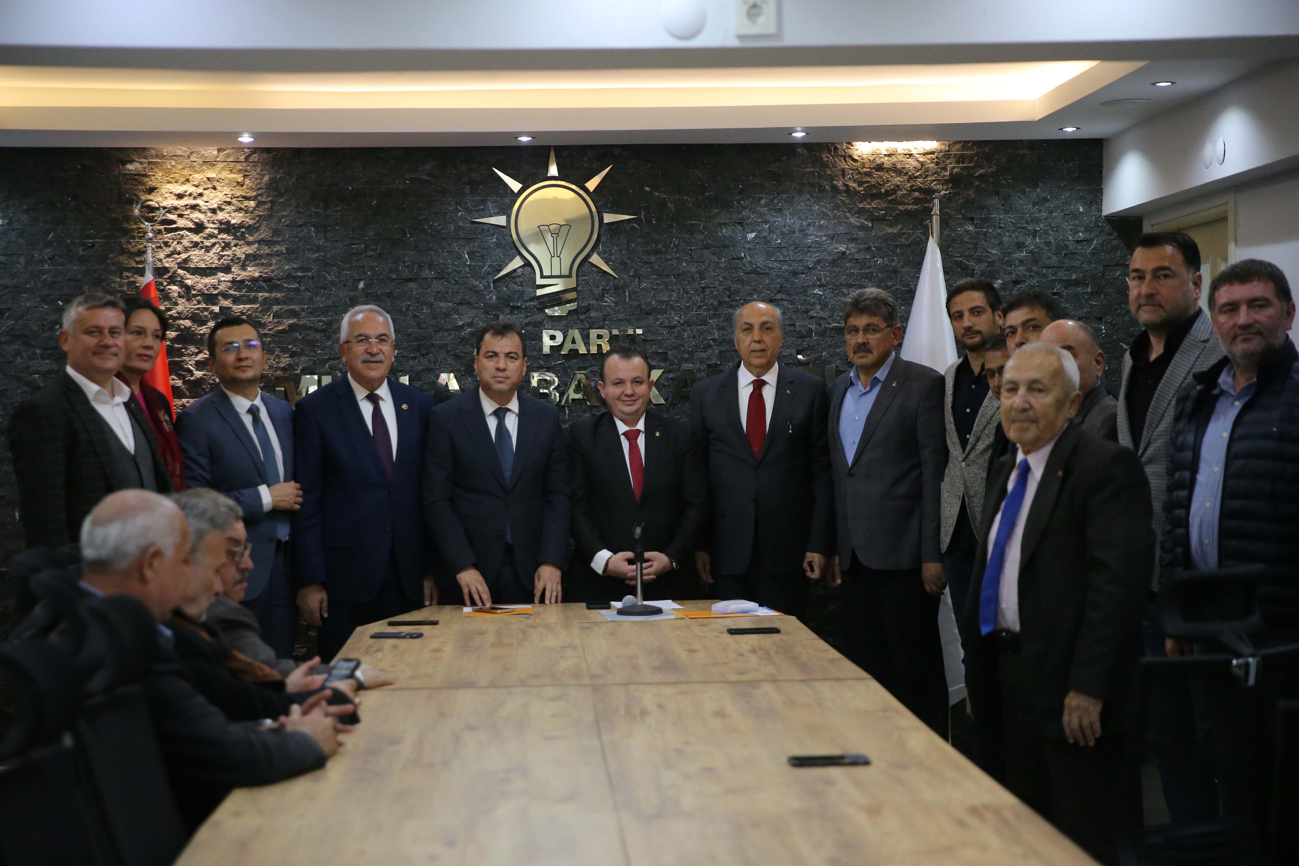 Aday belirleme sürecine isyan etmişti: DEVA Parti'sinden istifa eden isim AK Parti'ye katıldı - 2. Resim