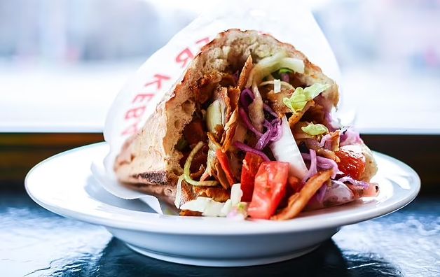 Almanya'nın gündemi döner fiyatları: Başbakan Scholz'e 'Ne zaman 3 euro olacak?' sorusu - 2. Resim