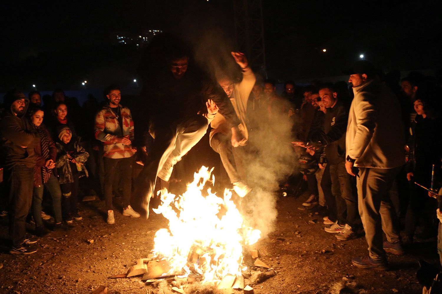 İran'daki kutlamalarda 14 kişi öldü, 2 bin 100 kişi yaralandı! - 7. Resim