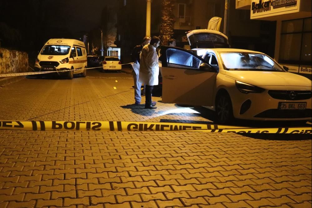 Liseli genç sokak ortasında infaz edildi! Katil ifade verdi: Yaşını öğrenince çok üzüldüm İzmir'den kan donduran olay! 17 yaşındaki genç sokak ortasında infaz edildi - 2. Resim