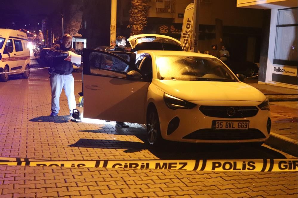 Liseli genç sokak ortasında infaz edildi! Katil ifade verdi: Yaşını öğrenince çok üzüldüm İzmir'den kan donduran olay! 17 yaşındaki genç sokak ortasında infaz edildi - 1. Resim