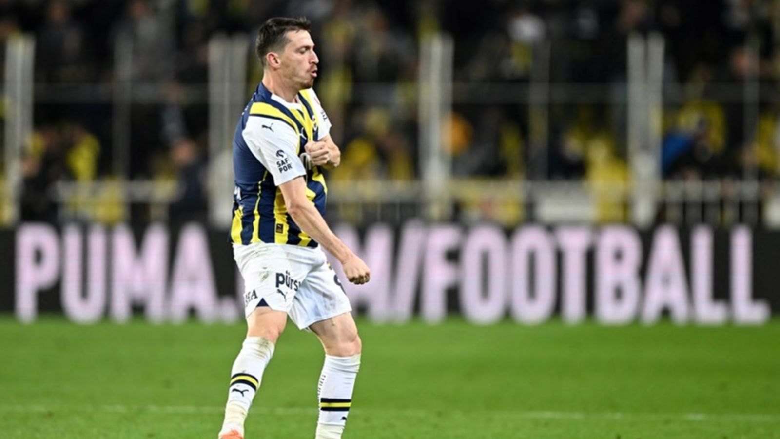 Mert Hakan'dan İbrahim Üzülmez'e cevap! 'Kimseyi hedef almadım' - 1. Resim