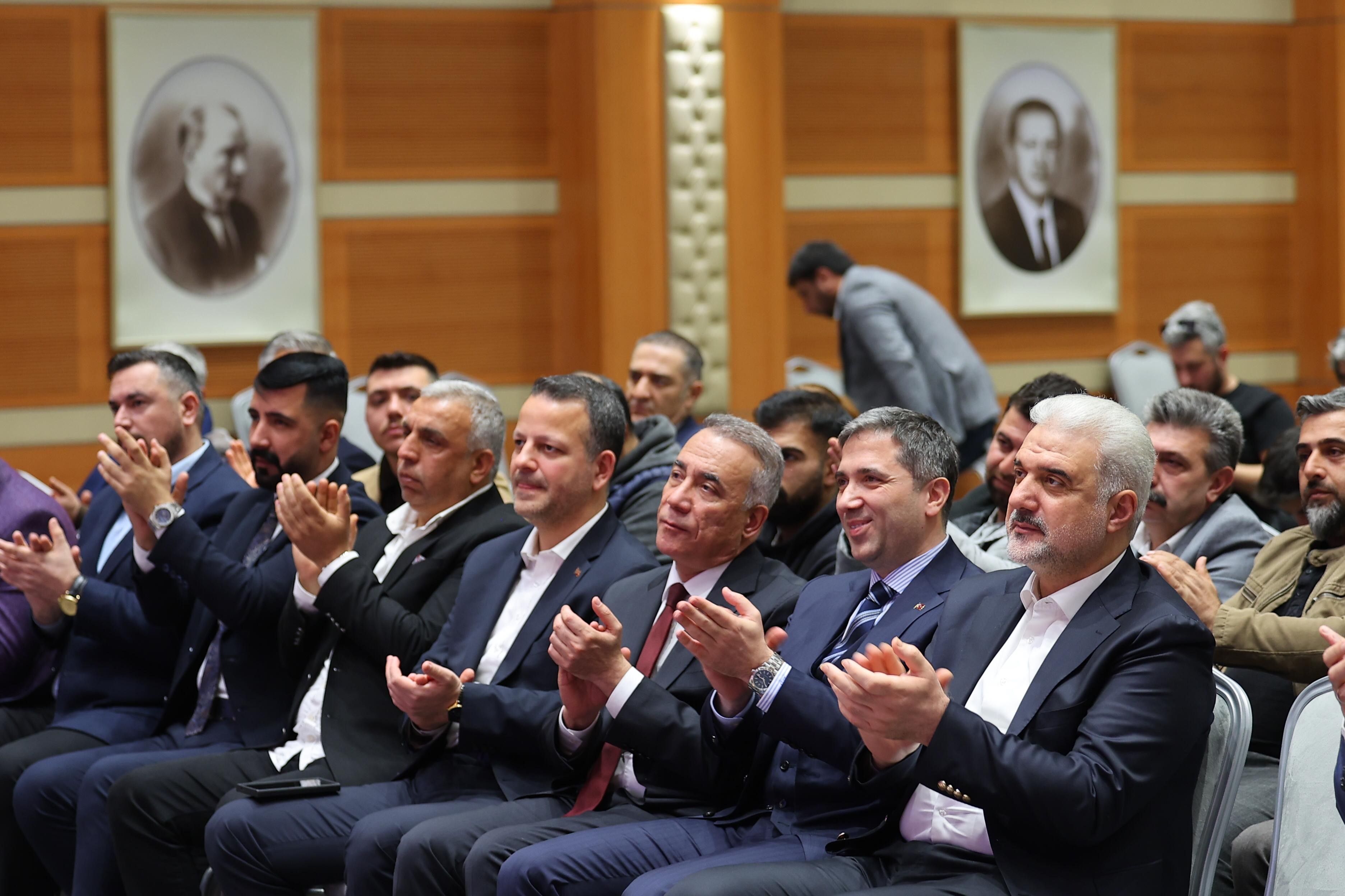 İstanbul’da 400 CHP’li AK Parti’ye katıldı: Rozetleri, törenle takıldı - 4. Resim