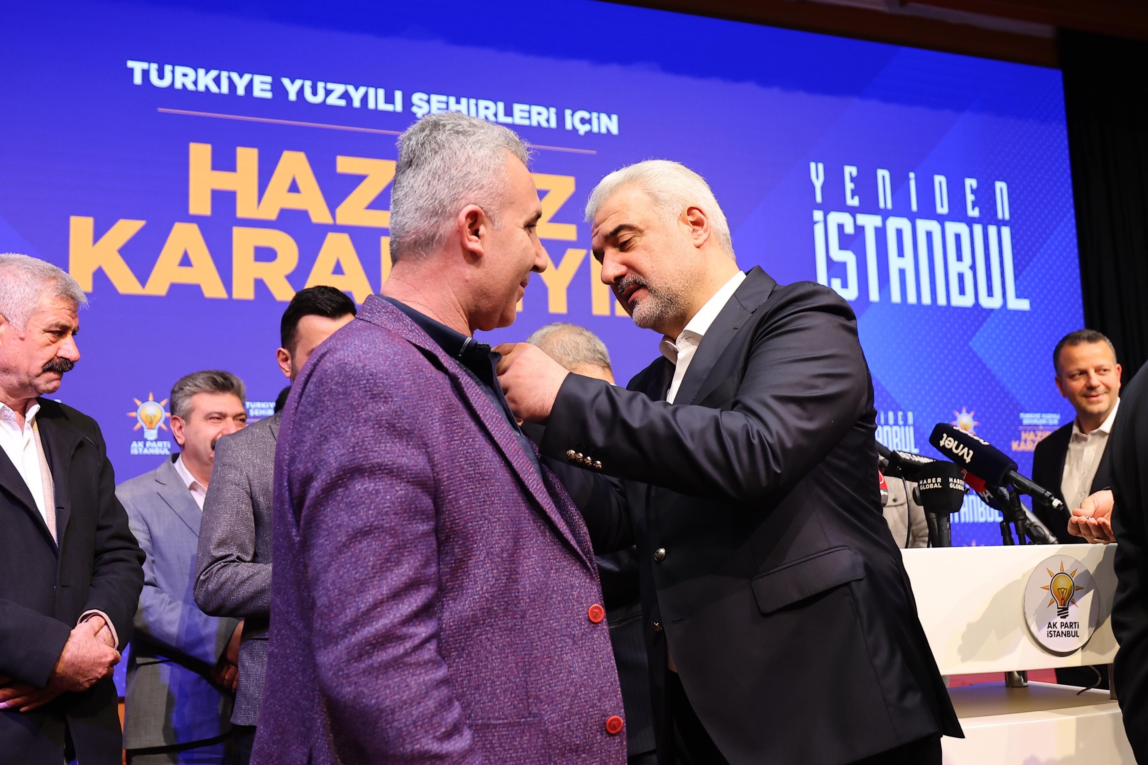 İstanbul’da 400 CHP’li AK Parti’ye katıldı: Rozetleri, törenle takıldı - 3. Resim