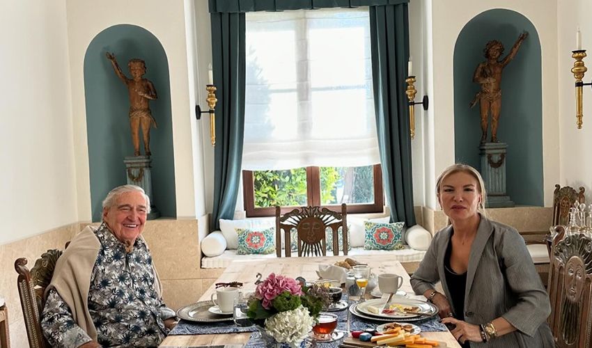 Rahmi Koç, Miami’deki lüks evinin kapılarını açtı! Görenler hayran kaldı Rahmi Koç, Miami’deki lüks evinin kapılarını açtı! Görenler hayran kaldı - 3. Resim