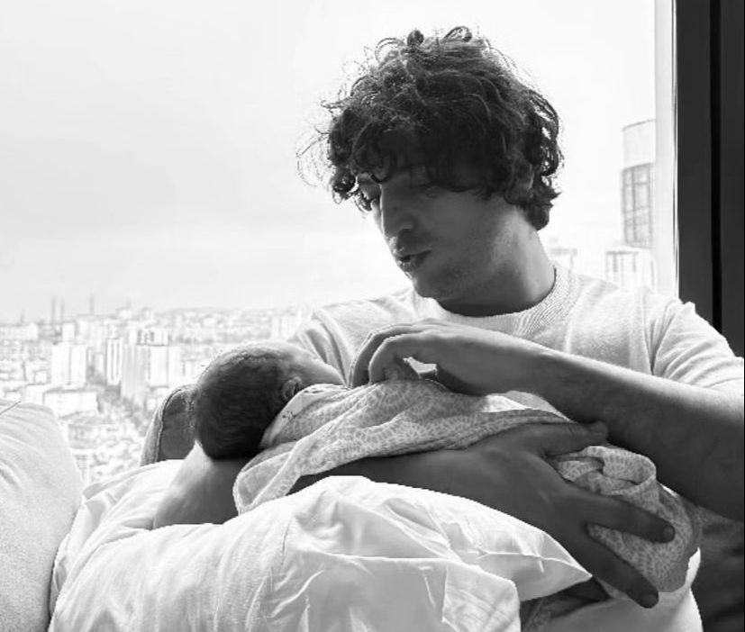 Taner Ölmez ve Ece Çeşmioğlu ikinci kez anne baba oldu! İşte ilk poz - 2. Resim