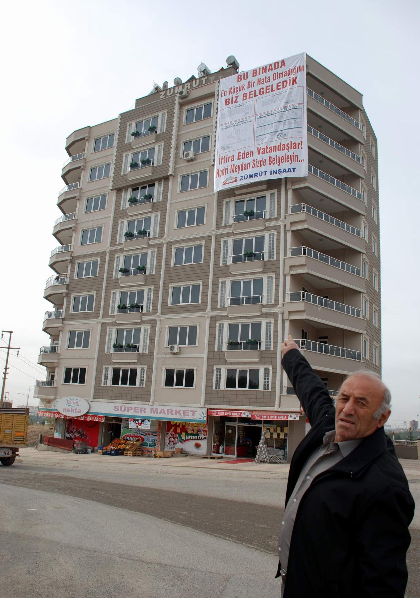 6 Şubat'ta 37 kişiye mezar olmuştu: Zümrüt Apartmanı'ndaki facia 14 yıl önce bağıra bağıra gelmiş - 4. Resim