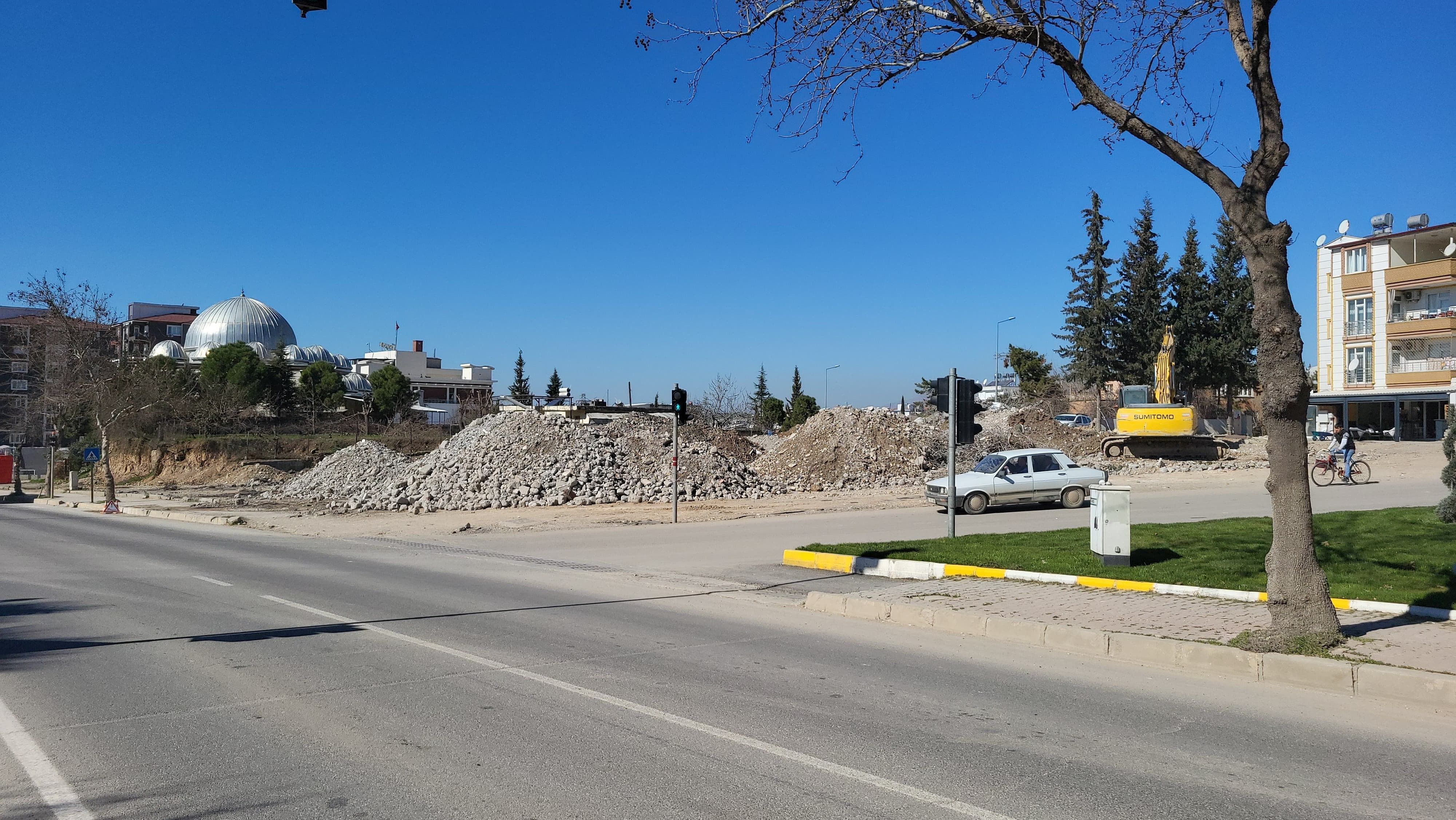 6 Şubat'ta 37 kişiye mezar olmuştu: Zümrüt Apartmanı'ndaki facia 14 yıl önce bağıra bağıra gelmiş - 1. Resim