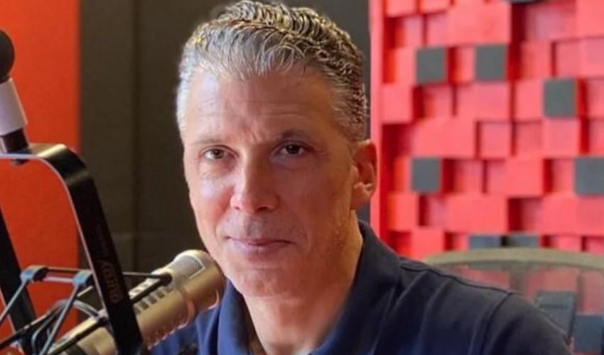 8 yıllık eşinden boşanmıştı! Ceyda Düvenci gönlünü Güçlü Mete'ye kaptırdı - 1. Resim