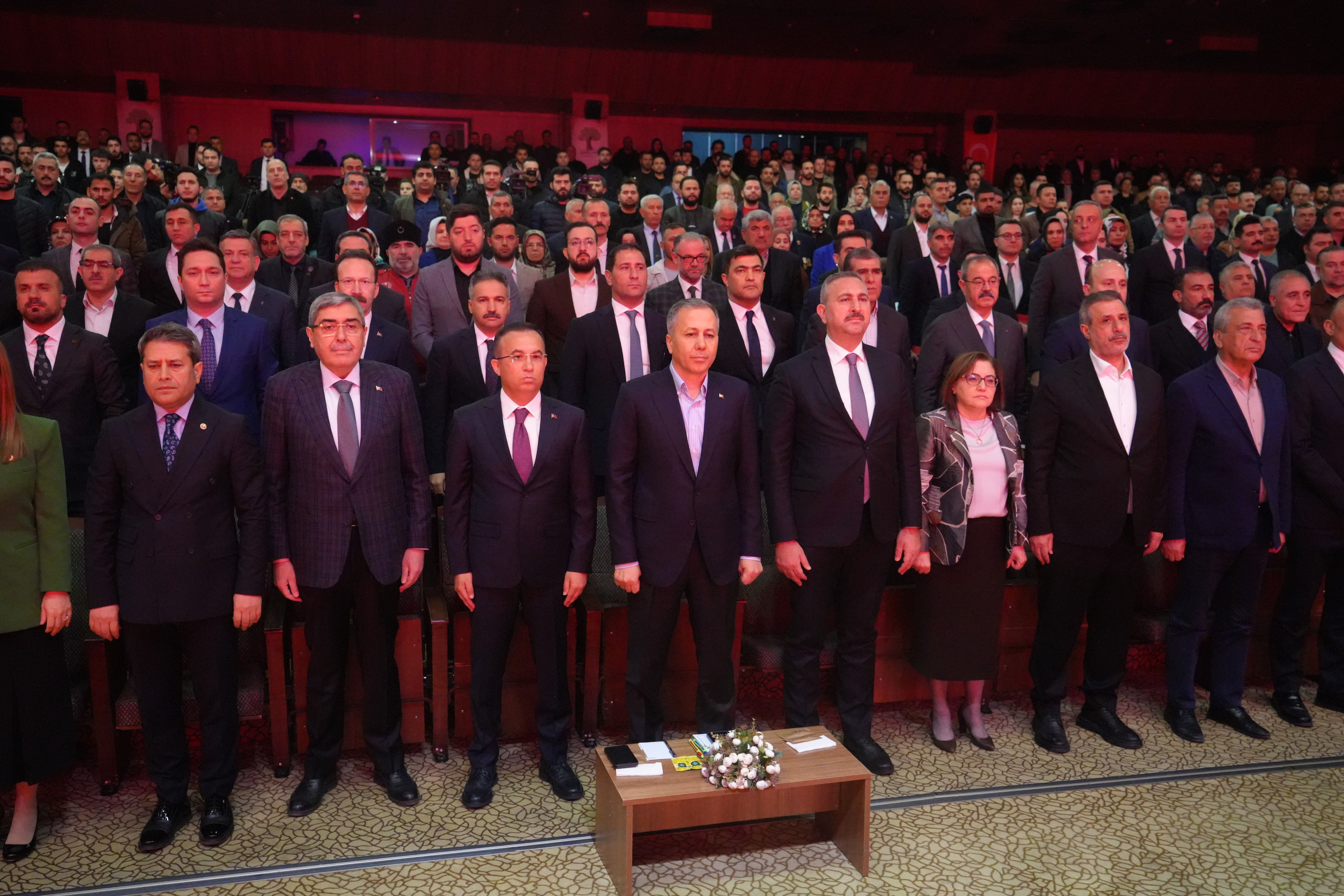 İçişleri Bakanı Yerlikaya: 415 çete çökerttik, vatandaşıma kimse şekil yapamaz! Ali Yerlikaya, operasyonların bilançosunu açıkladı!  Vatandaşıma kimse şekil yapamaz - 1. Resim