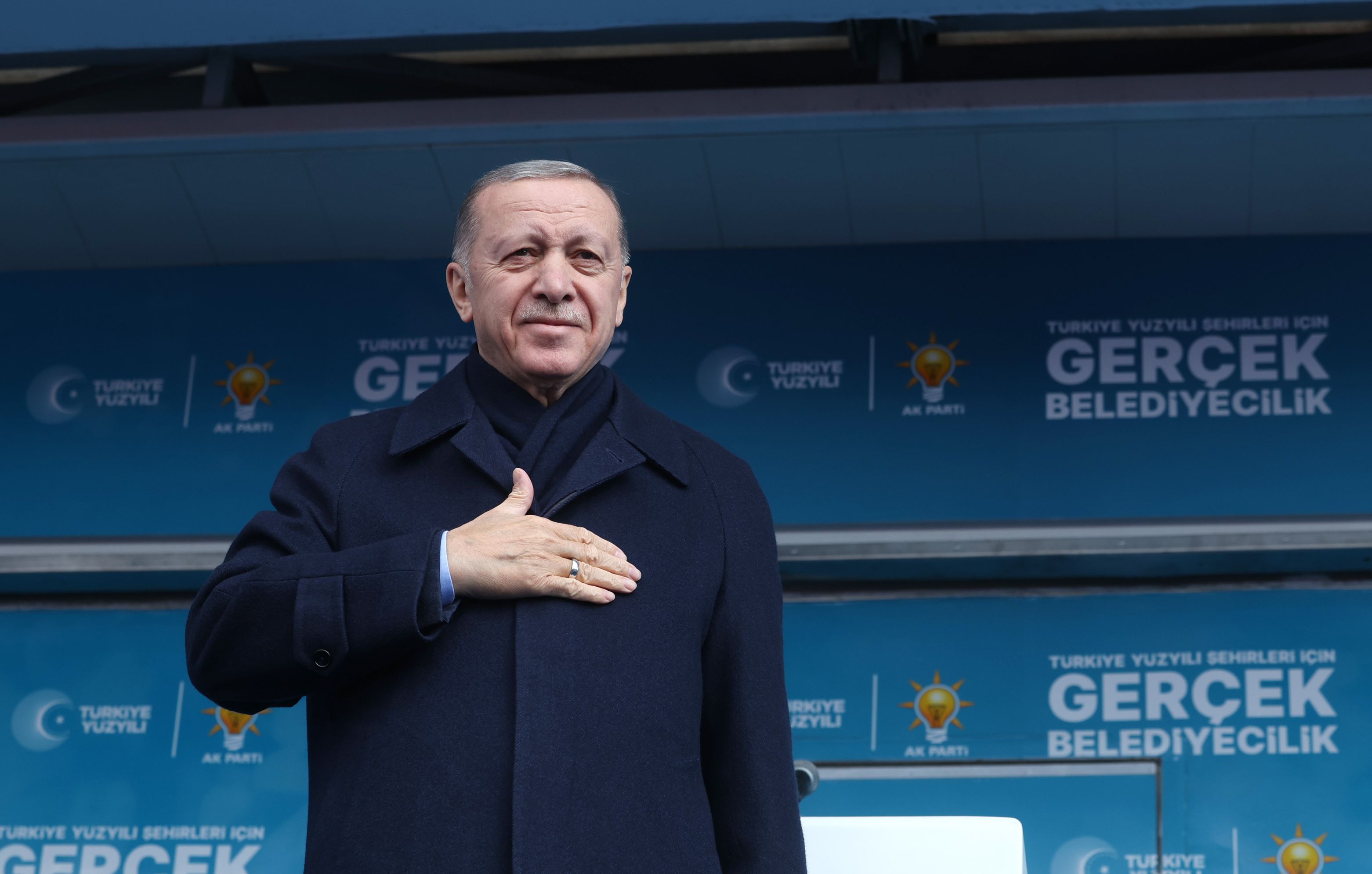 Cumhurbaşkanı Erdoğan Erzurum'da! İstanbul, Ankara ve İzmir için destek istedi Cumhurbaşkanı Erdoğan Erzurum'da! İstanbul, Ankara ve İzmir için destek istedi - 2. Resim
