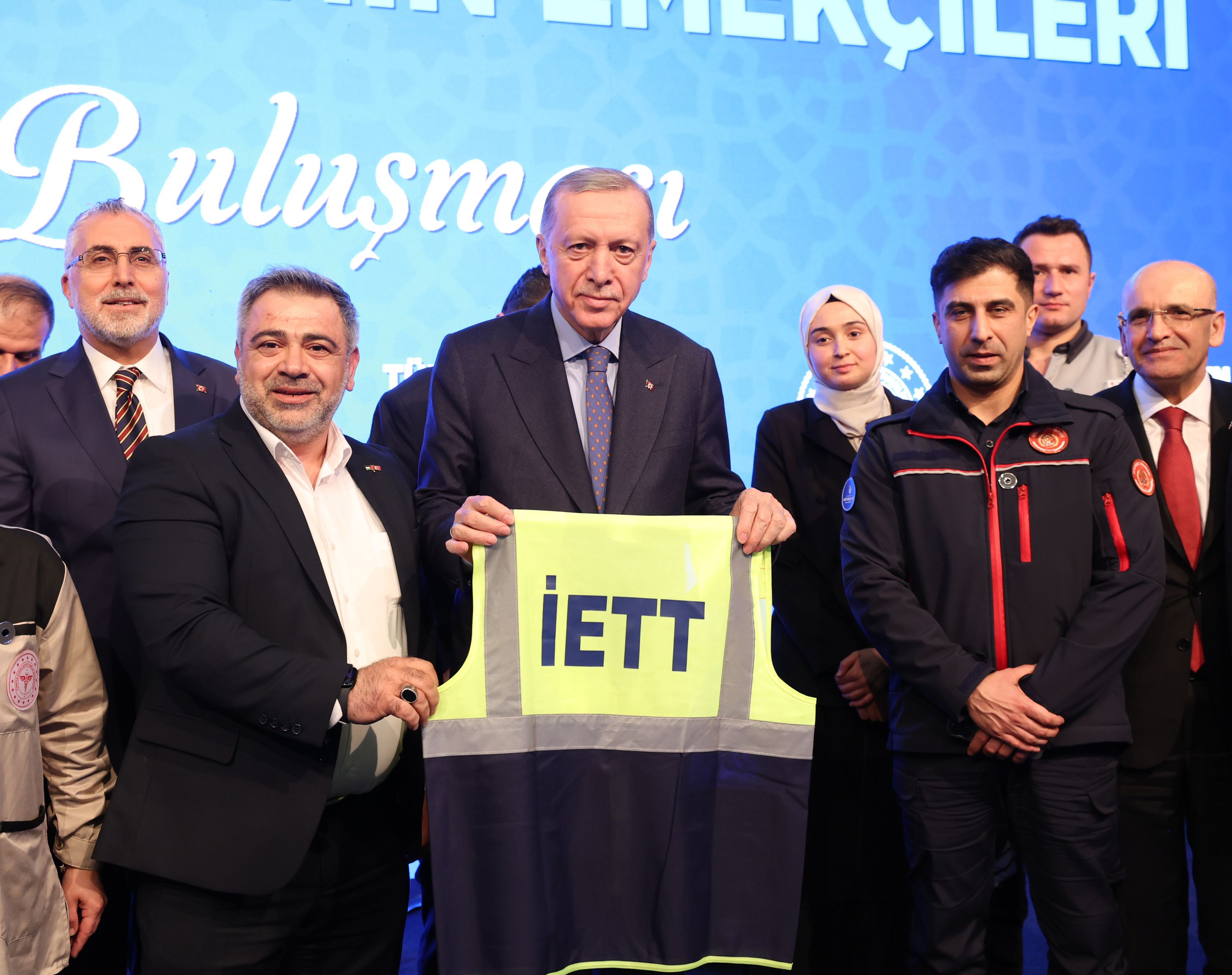 Erdoğan, emekçiler ile iftar programında açıkladı! Emekli bayram ikramiyelerinin yatacağı tarih belli oldu - 1. Resim