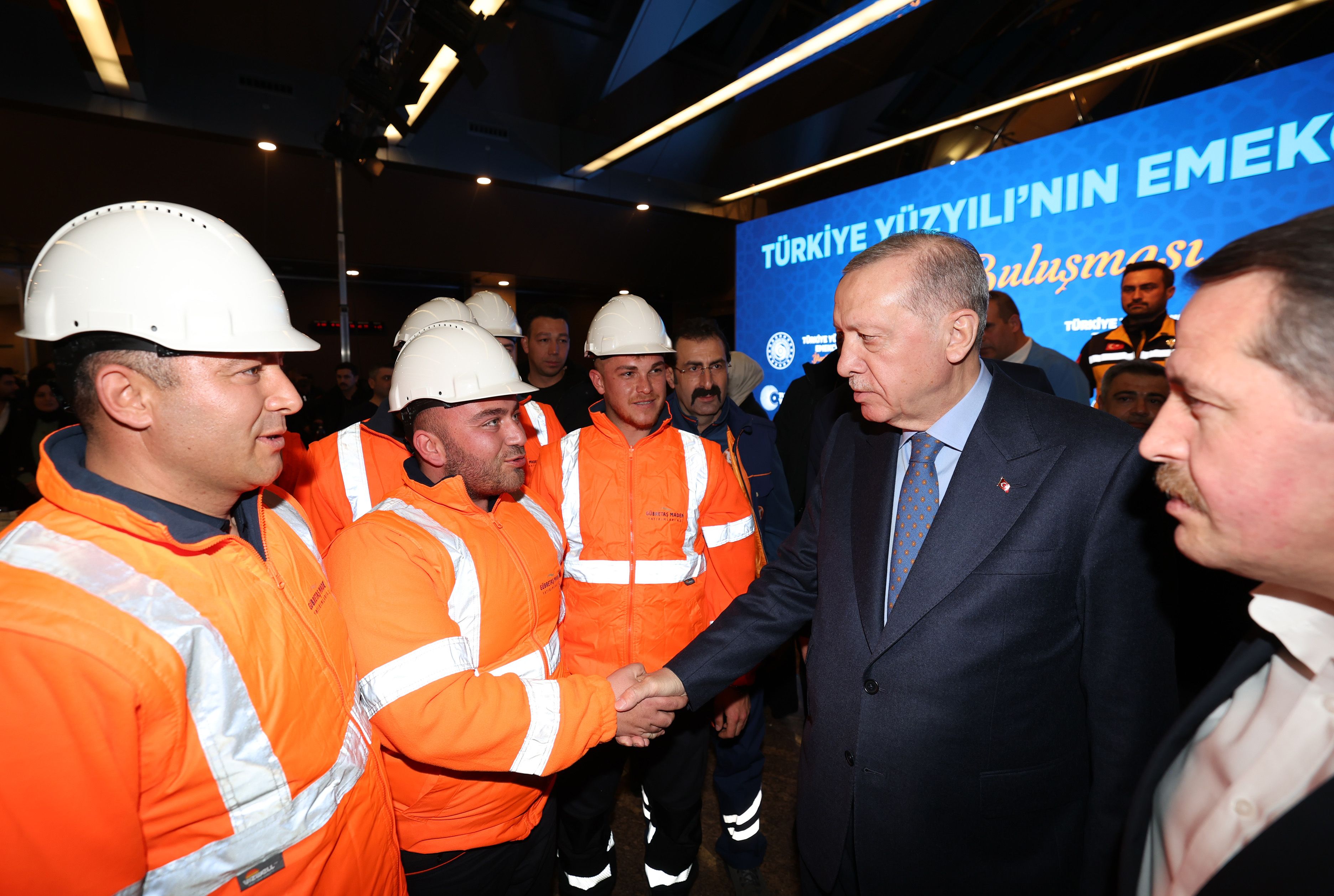 Erdoğan, emekçiler ile iftar programında açıkladı! Emekli bayram ikramiyelerinin yatacağı tarih belli oldu - 2. Resim