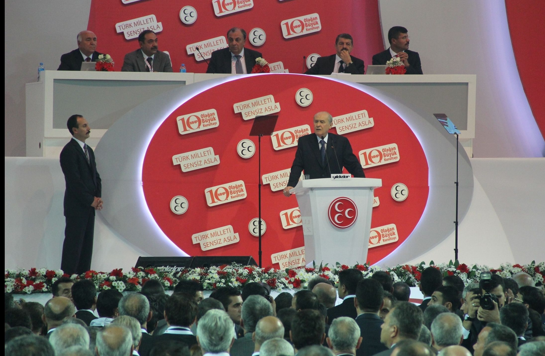 İlk kez 1997'de genel başkan olmuştu! İşte geçmişten günümüze MHP kurultayları - 1. Resim