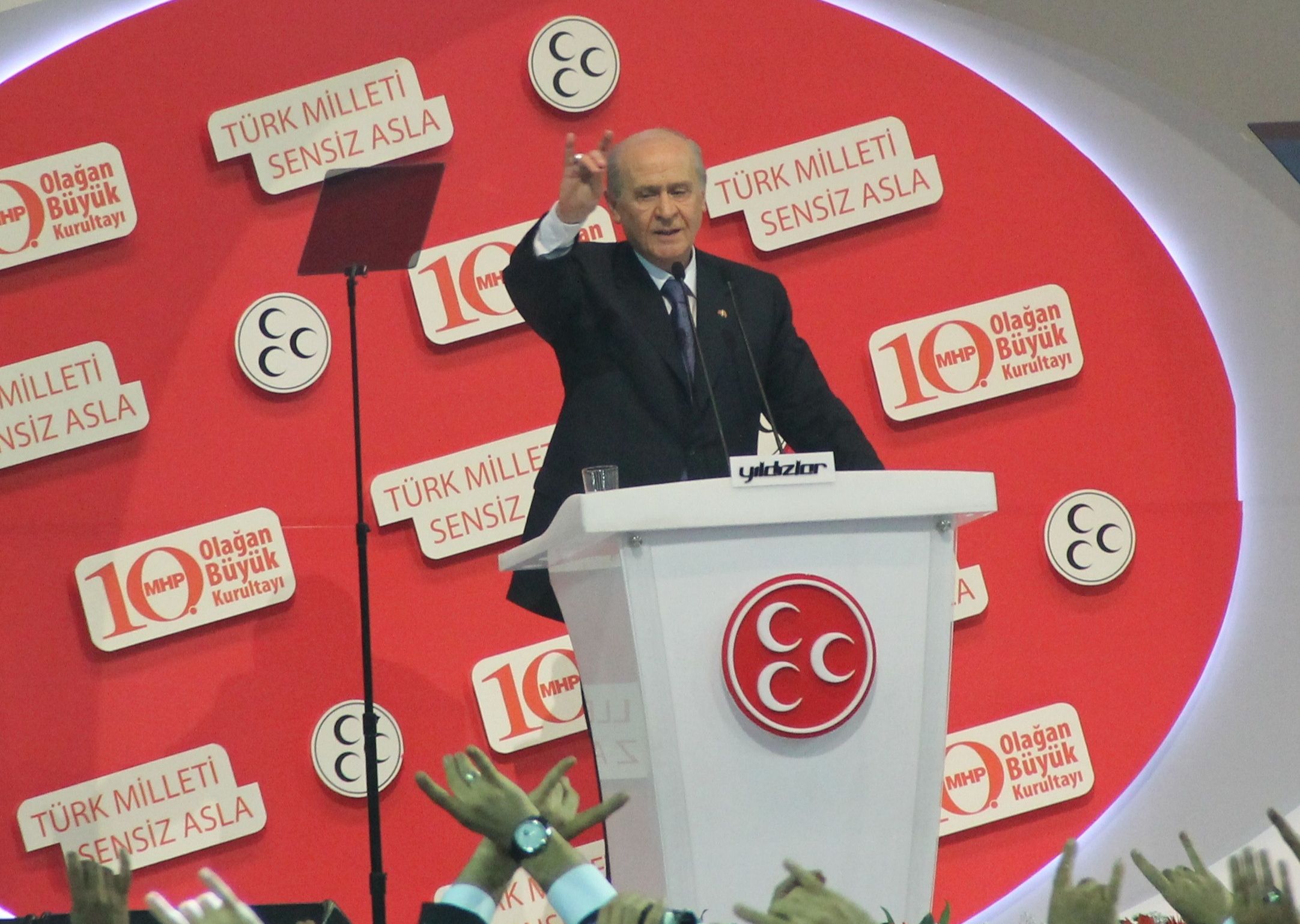 İlk kez 1997'de genel başkan olmuştu! İşte geçmişten günümüze MHP kurultayları - 2. Resim