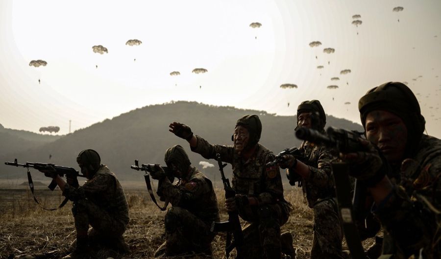 Kim Jong-un bizzat yönetti, kızı da eşlik etti! Kuzey Kore'den 'hava indirme tatbikatı' - 1. Resim