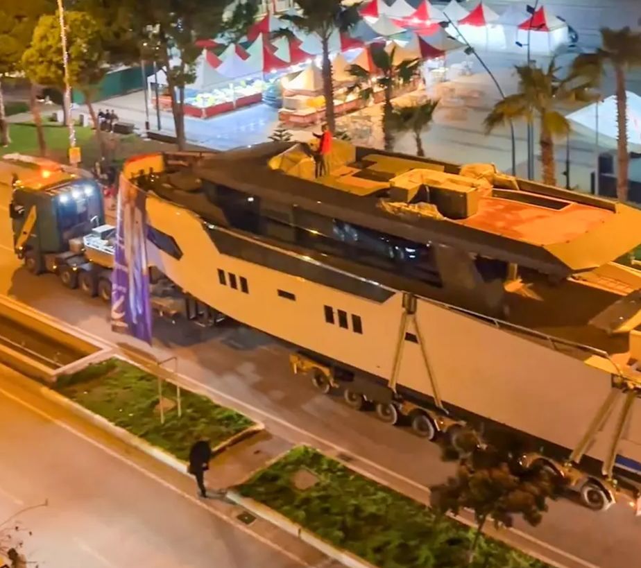 Yeniden Refah adayı Mesut Hekimoğlu'ndan, lüks yatlı seçim konvoyu - 2. Resim