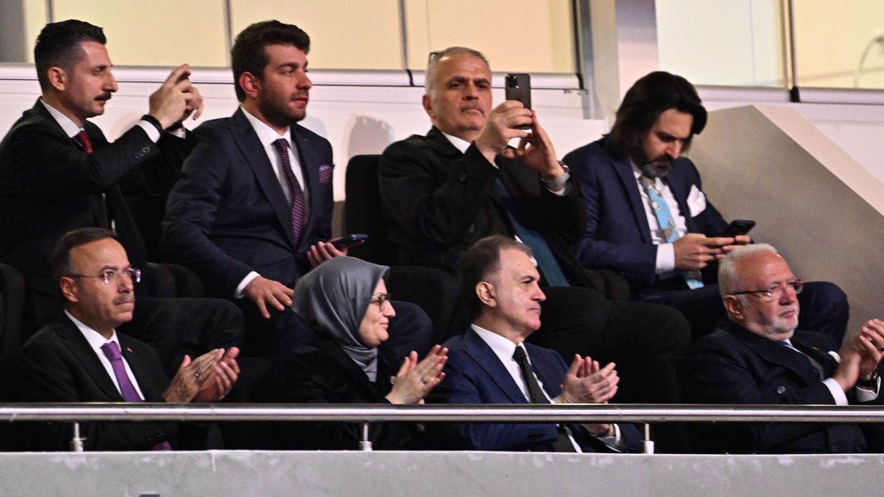 Bahçeli, kurultayda Erdoğan'a seslendi: Ayrılamazsın, kurtarıcı liderimiz olacaksın! - 1. Resim