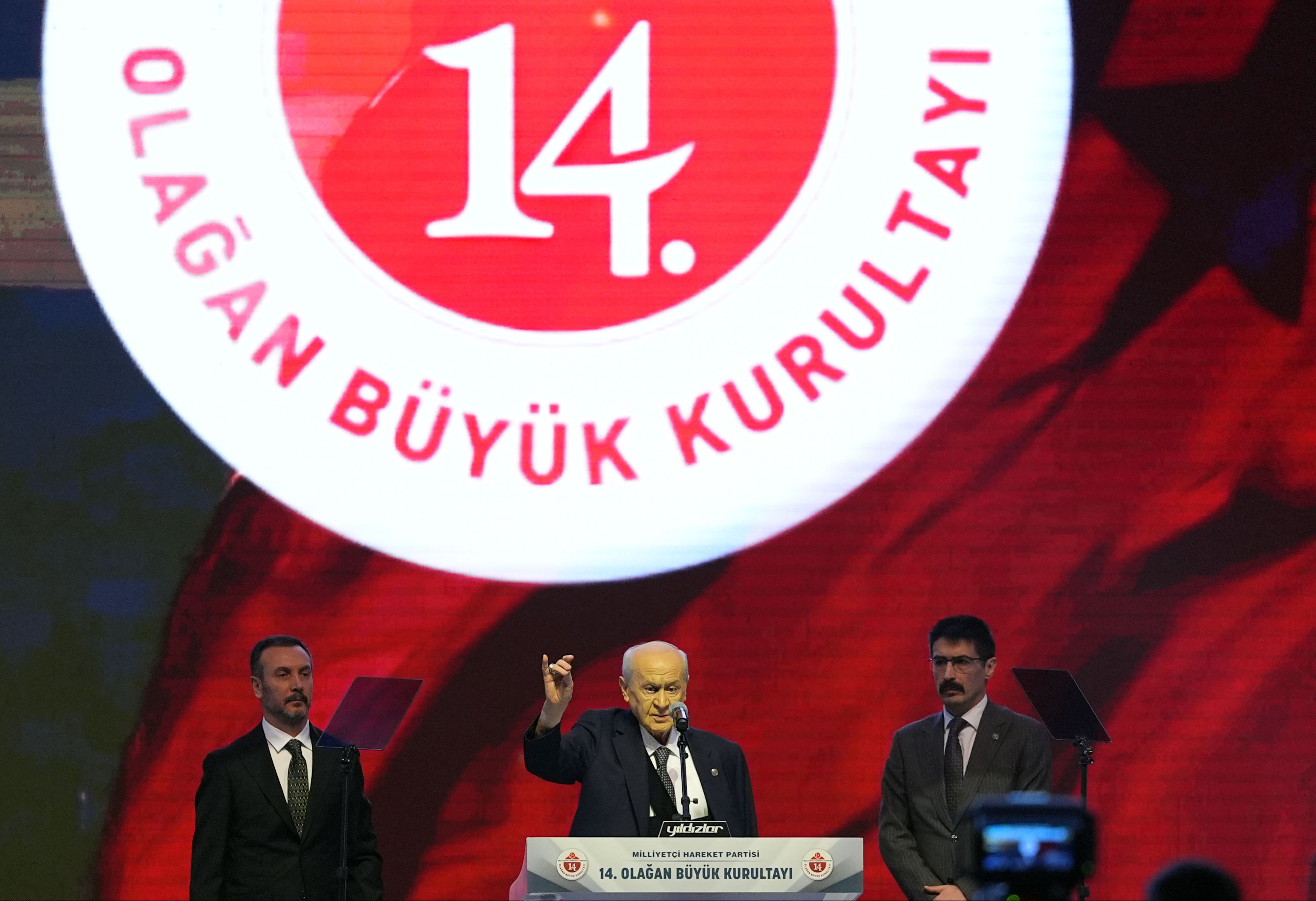 Bahçeli, kurultayda Erdoğan'a seslendi: Ayrılamazsın, kurtarıcı liderimiz olacaksın! - 5. Resim