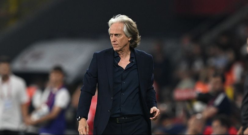 Fenerbahçe'de hakemleri yerden yere vuran Jorge Jesus Al Hilal'de 'Hakemleri bahane edip ağlamaya devam edin' dedi - 1. Resim