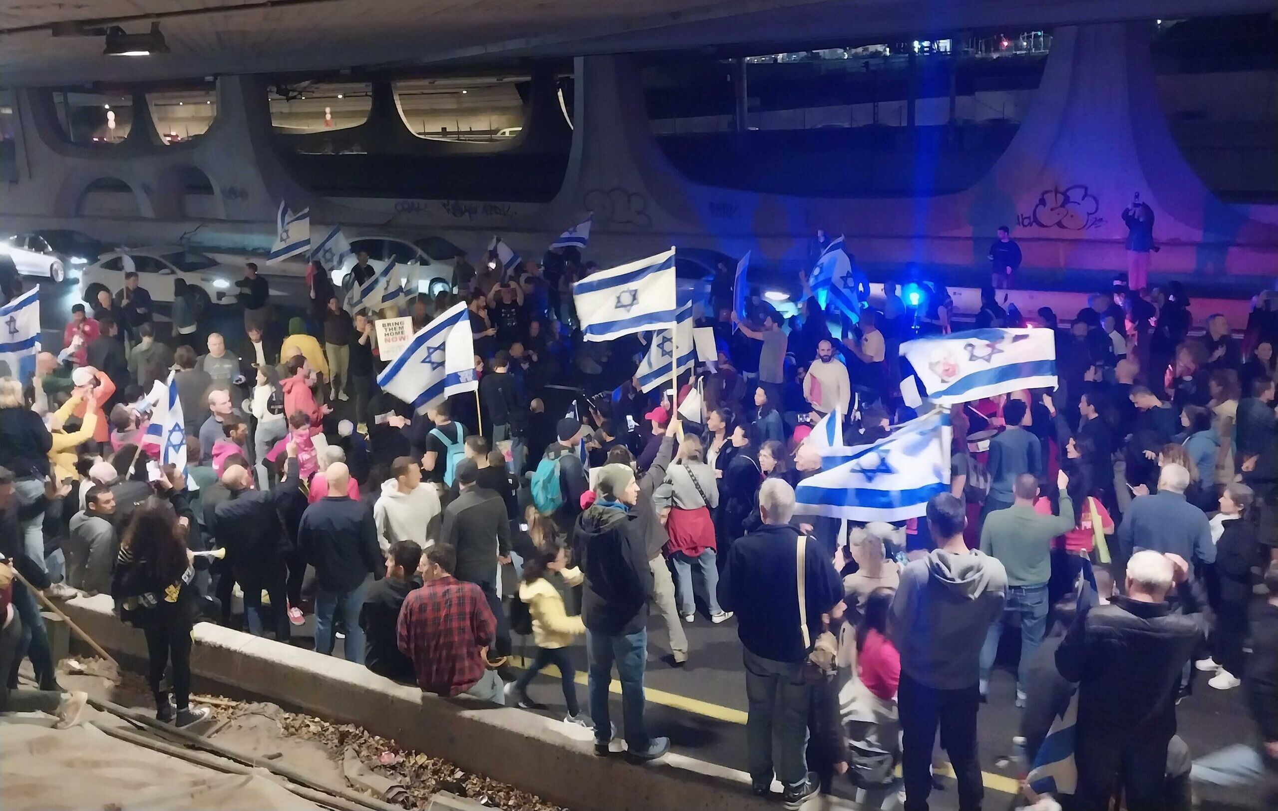 İsrail'de ortalık savaş alanına döndü: 