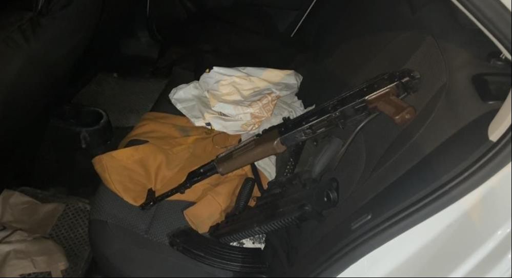 İstanbul'da sıcak saatler! Polis kovaladı onlar kaçtı, arabadan çıkanlar şaşkına çevirdi - 3. Resim