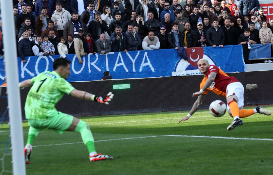 Kasımpaşa - Galatasaray maçı | Goller ve pozisyonlar peş peşe - 1. Resim