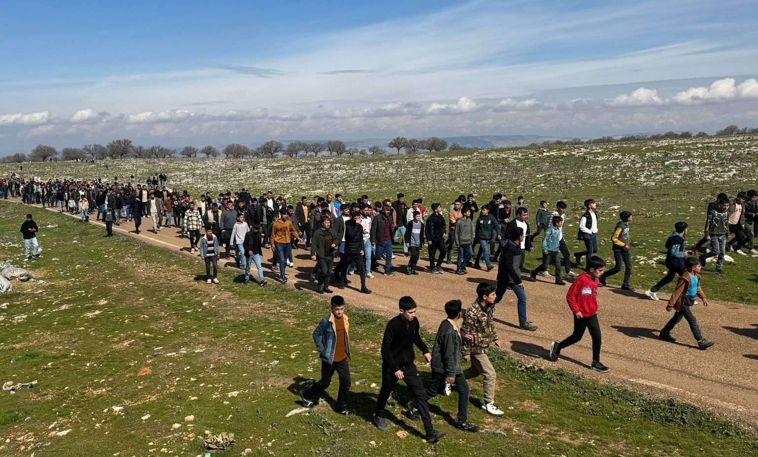 Meralar satıldı, hayvan otlatacak alan bulamayan köylüler protestoya başladı Meralar satıldı, köylü hayvan otlatacak alan bulamadı - 2. Resim