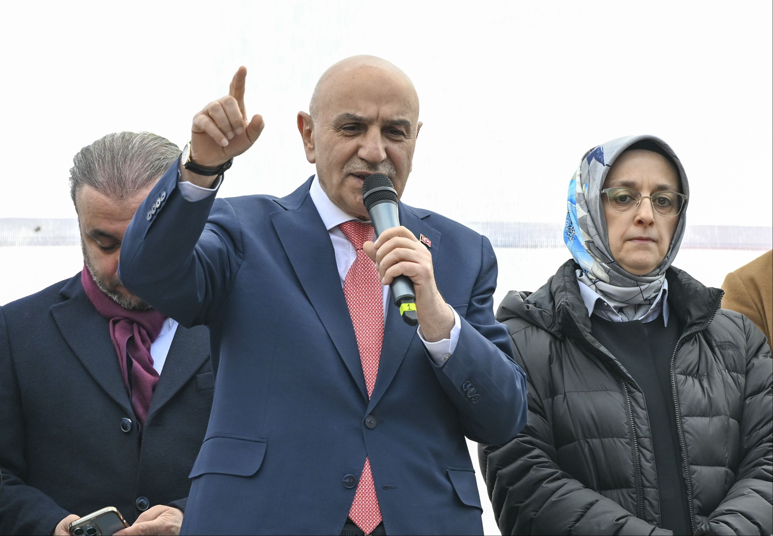 Turgut Altınok'tan Mansur Yavaş'a: Ankara'da gören yok, Londra'nın sokaklarında gören çok - 2. Resim