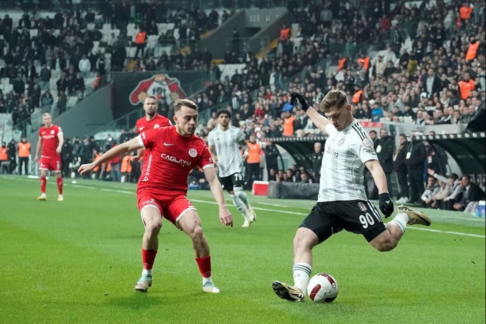 Üst üste 3. mağlubiyetini alan Santos yönetimindeki Beşiktaş’ın kolu kanadı kırıldı - 2. Resim