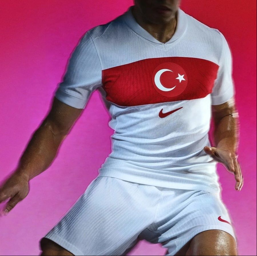 A Milli Futbol Takımı'nın EURO 2024'te giyeceği formalar sosyal medyada tanıtıldı! - 2. Resim