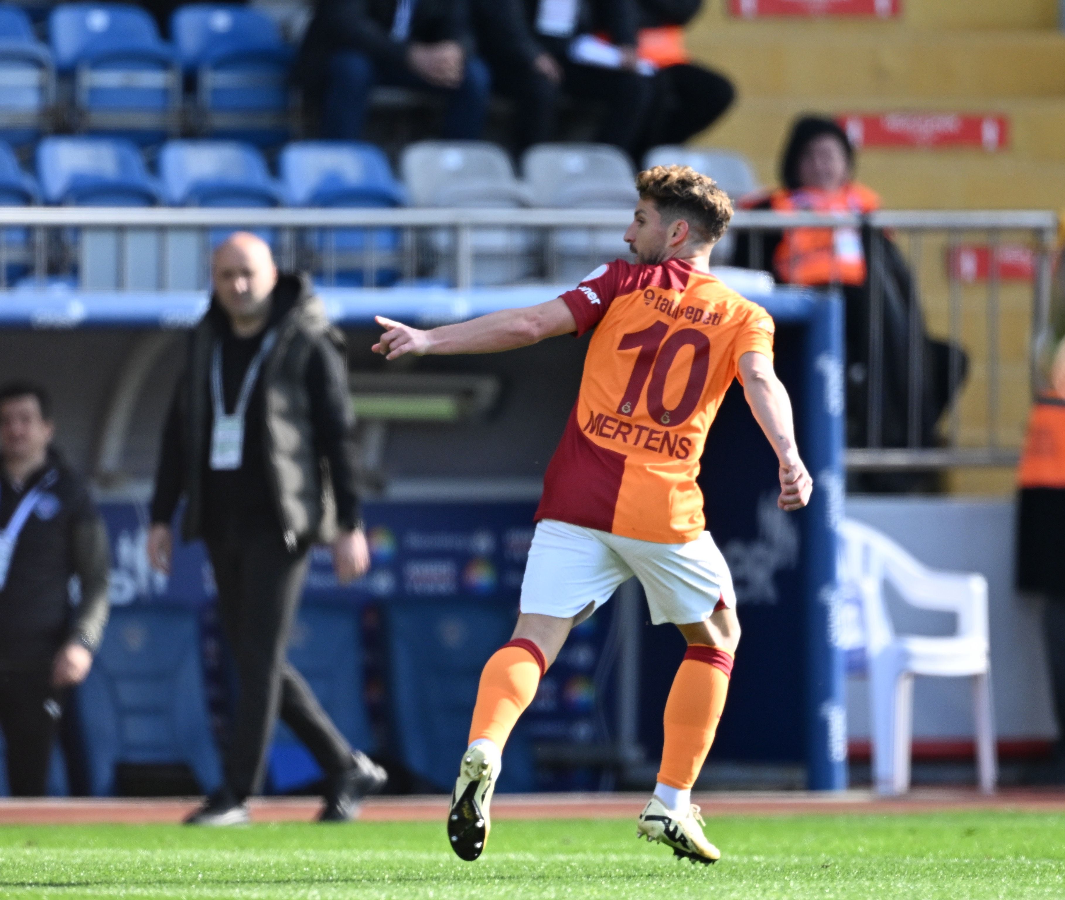 Aslan’dan çılgın zafer! Galatasaray, Kasımpaşa’yı yenip, liderliğin keyfini sürdü - 1. Resim