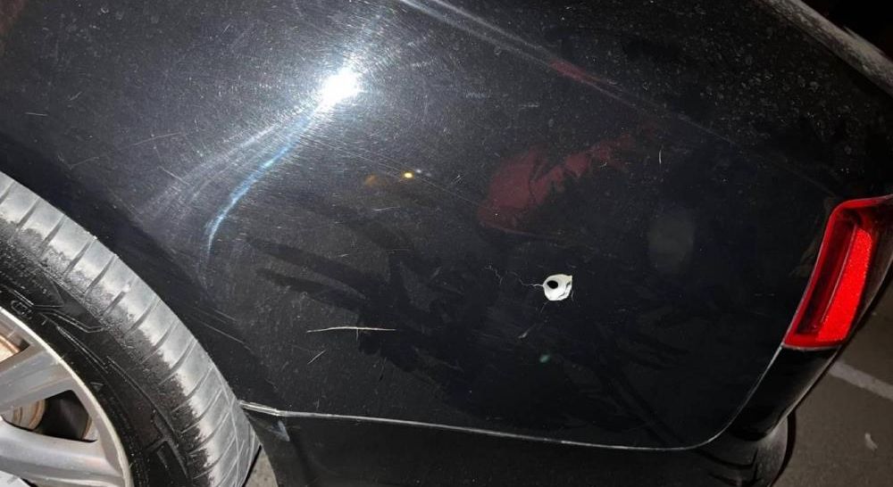 Büyük Birlik Partisi başkan adayına silahlı saldırı, aracına kurşun yağdırdılar - 1. Resim