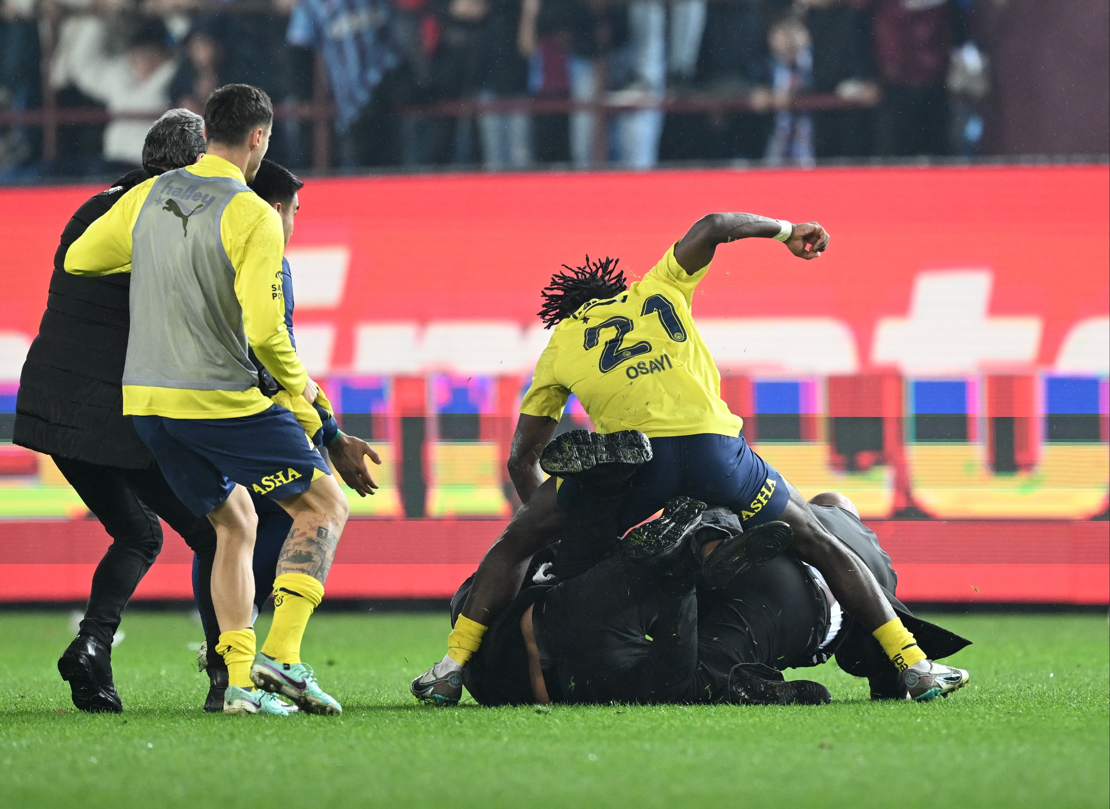 Kavga bitti Josef de Souza konuştu! Fenerbahçeli taraftarlara gönderme yaptı: Yüzlerini görmek isterdim Kavga bitti Josef de Souza konuştu! Fenerbahçeli taraftarlara gönderme yaptı: Yüzlerini görmek isterdim - 1. Resim