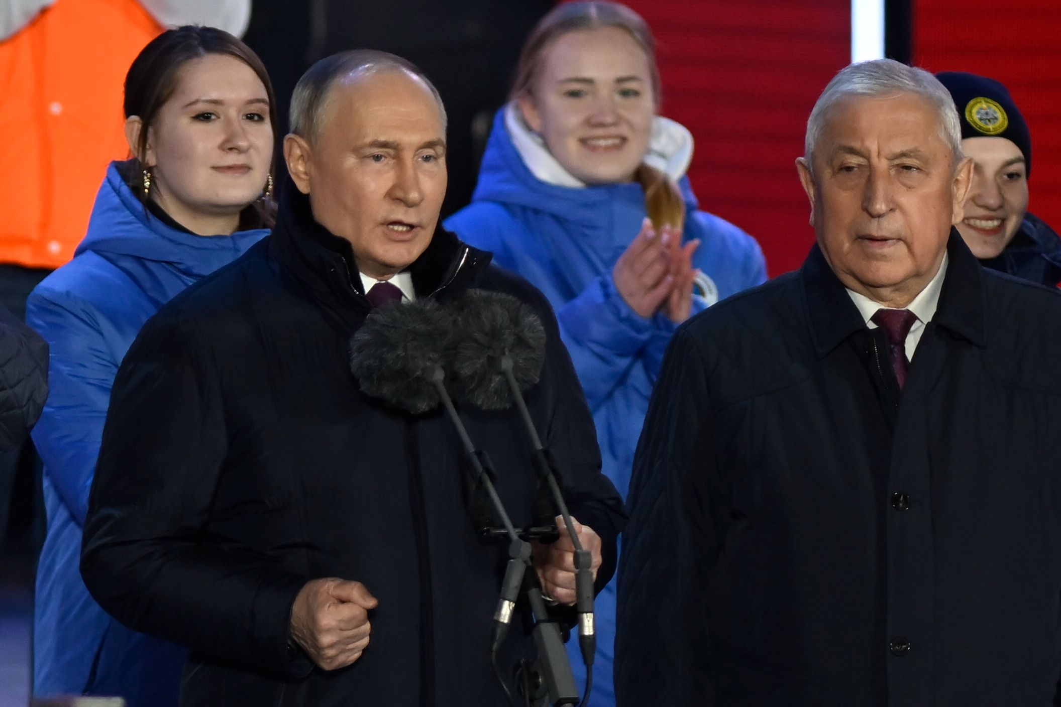 Putin'den Kızıl Meydan'da gövde gösterisi! Binlerce kişiye seslendi - 3. Resim