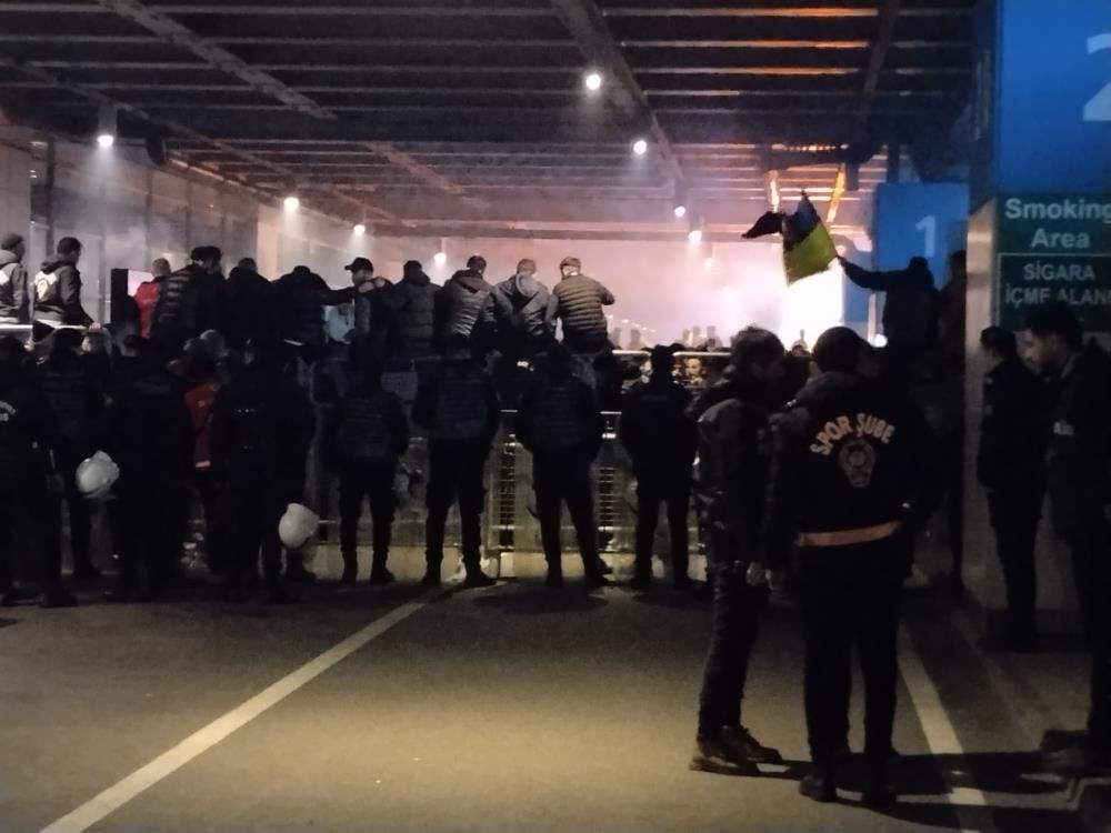 Trabzon'da saldırıya uğrayan Fenerbahçe kafilesi İstanbul'a döndü - 3. Resim