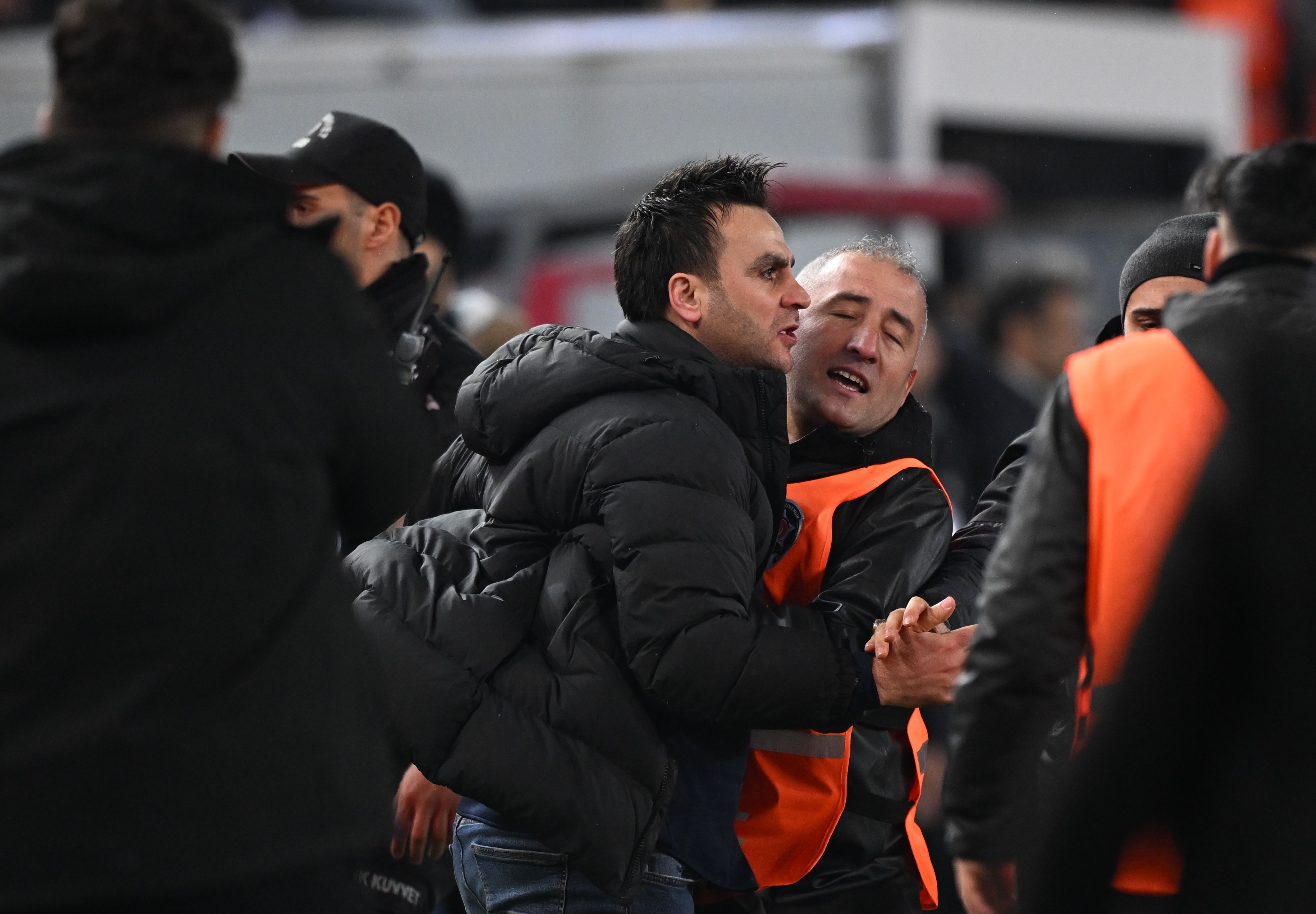 Trabzon’da yine bir Fenerbahçe maçı ve yine olaylar…Utanç verici - 5. Resim