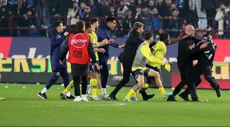 Dursun Özbek Ali Koç, Trabzonspor-Fenerbahçe ve Süper Kupa hakkında konuştu: 'Keşke bugünlere gelmeseydik' Dursun Özbek Ali Koç, Trabzonspor-Fenerbahçe ve Süper Kupa hakkında konuştu: 'Keşke bugünlere gelmeseydik' - 1. Resim