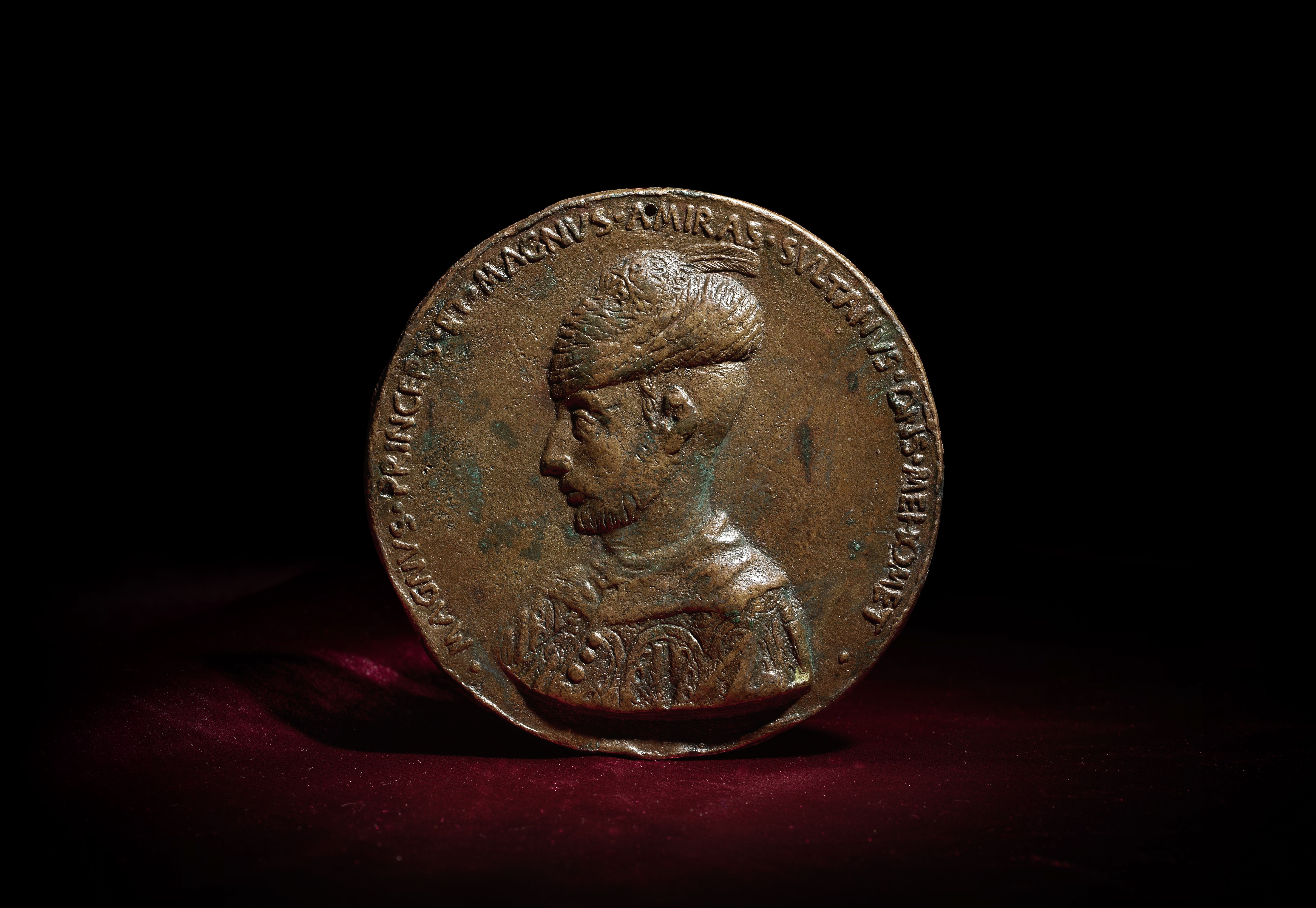 Fatih'in tılsımlı madalyonu 2 milyon sterline satılacak! Fatih'in tılsımlı madalyonu 2 milyon sterline satılacak! - 1. Resim