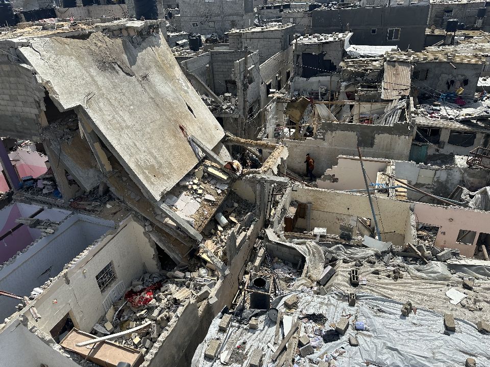 Gazze'de son durum... İsrail Gazze'de insani yardım yapan ekipleri vurdu! Ölü ve yaralılar var Gazze'de son durum... Hastane saldırısının görüntülerini yayınladı... İsrail Refah'a saldırı başlattı - 3. Resim