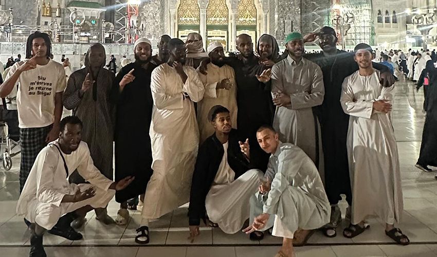 Gigi ve Bella Hadid'in erkek kardeşi Umre ziyaretinde: Allah’ın emri, minnettarım - 2. Resim