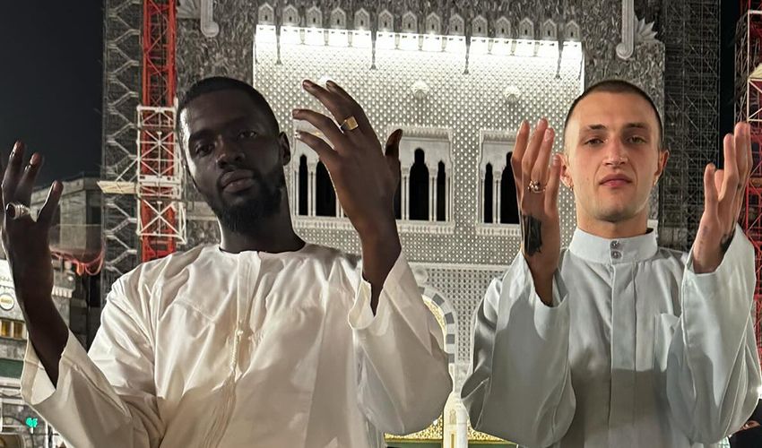 Gigi ve Bella Hadid'in erkek kardeşi Umre ziyaretinde: Allah’ın emri, minnettarım - 3. Resim