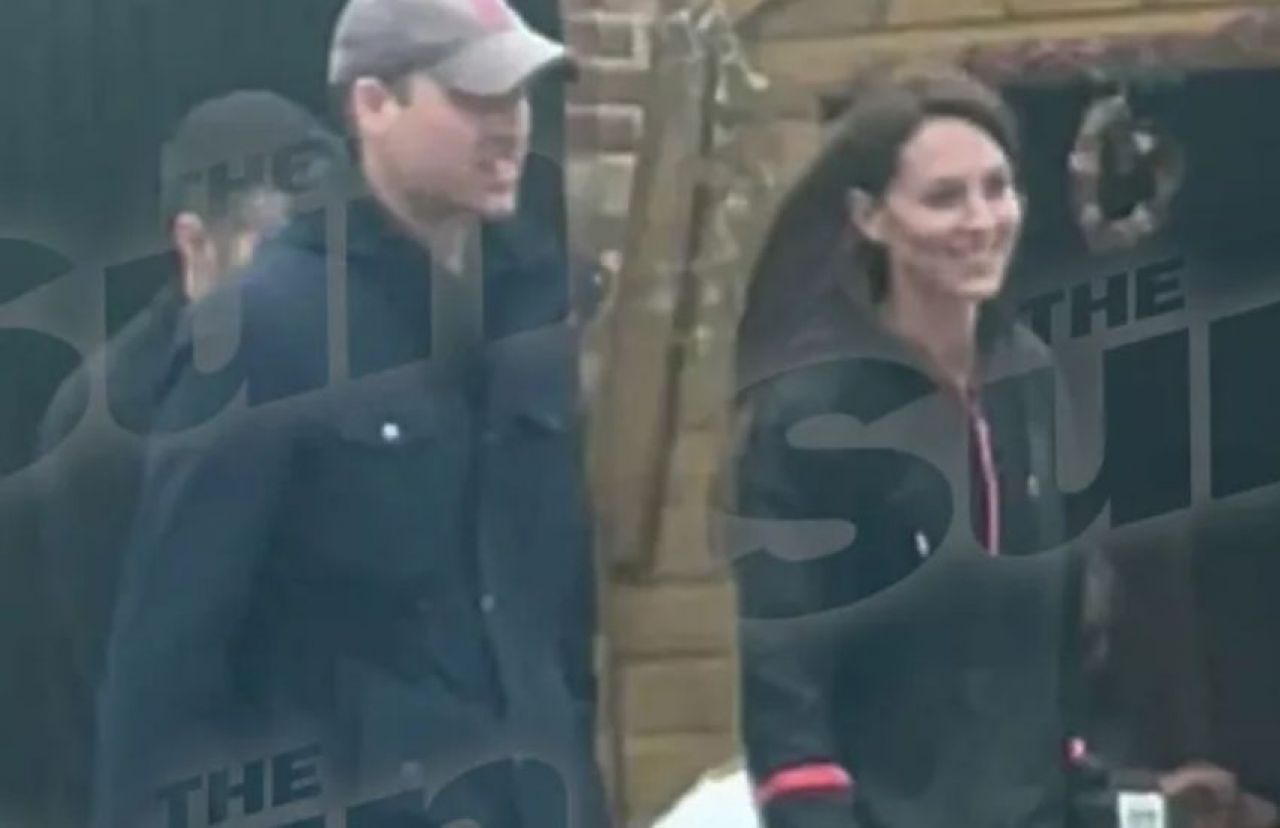 Kate Middleton'un görüntüleri sahte mi, üzerinde oynandı mı? Kate Middleton'un görüntüleri sahte mi, üzerinde oynandı mı? - 1. Resim