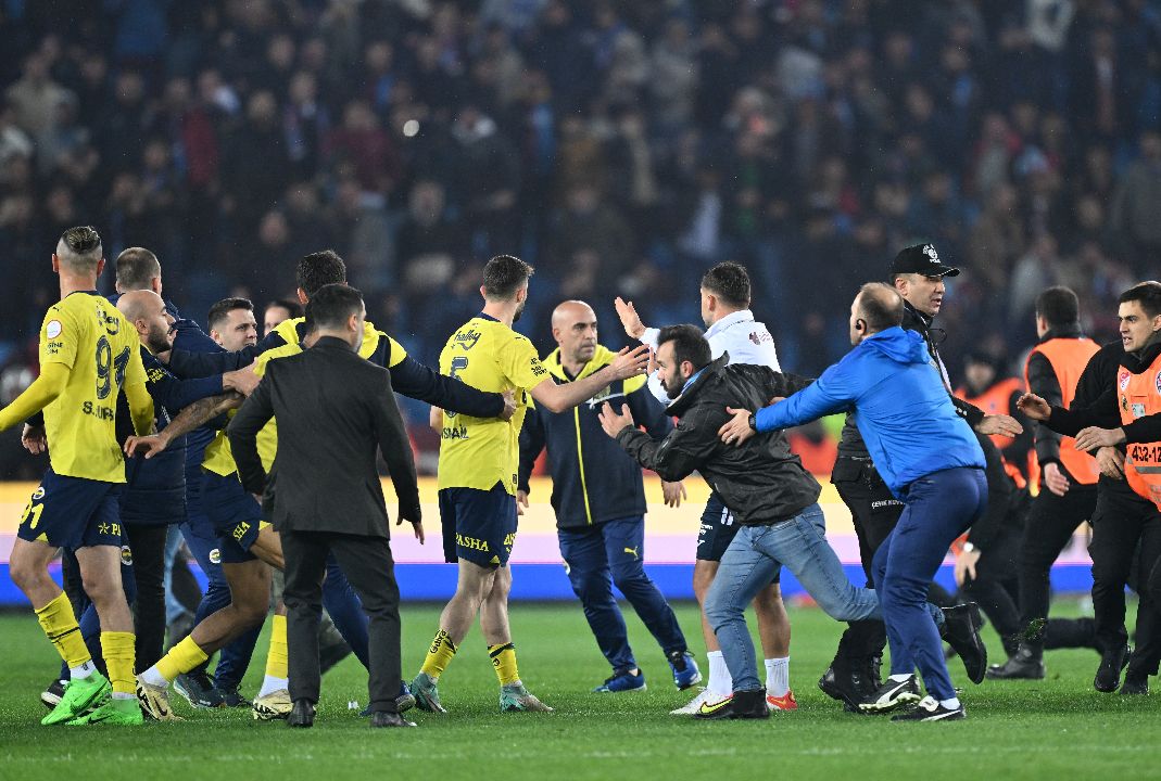 Trabzonspor Başkanı Ertuğrul Doğan'dan toplantı kararı! Fenerbahçe maçı sonrası harekete geçildi Trabzonspor Başkanı Ertuğrul Doğan'dan toplantı kararı! Fenerbahçe maçı sonrası harekete geçildi - 1. Resim