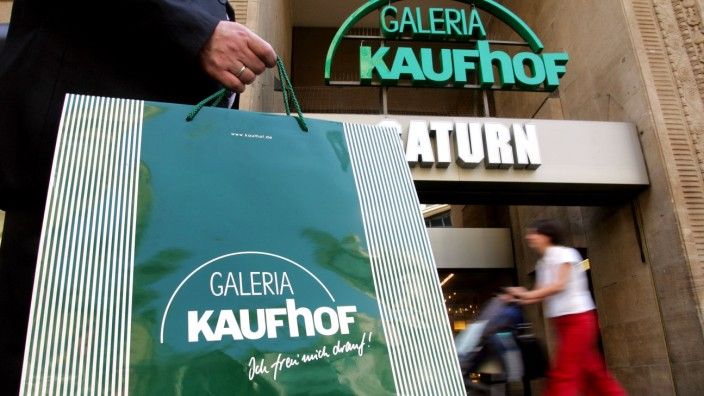 Ünlü giyim devi iflasın eşiğinde! 92 mağazası kapanacak, 15 bin kişi işsiz kalacak - 1. Resim