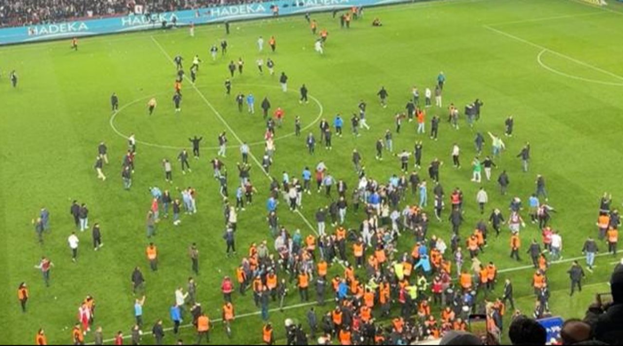 Fenerbahçe ligden çekilirse ne olur? Avrupa’da büyük tehlike! Karar domino etkisi yapacak Fenerbahçe ligden çekilirse ne olur? Avrupa’da büyük tehlike! Karar domino etkisi yapacak - 1. Resim