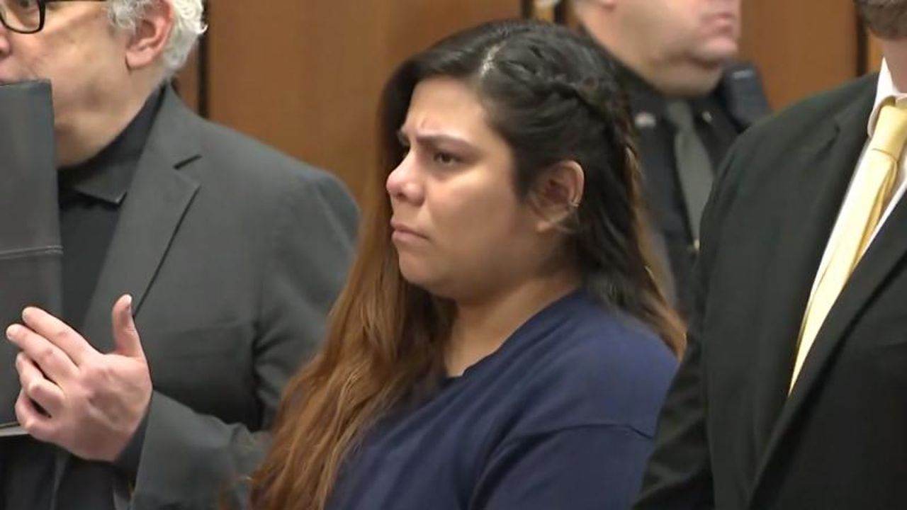 Herkes onu konuşuyor! 16 aylık bebeğini bir başına bırakıp tatile gitti - 3. Resim