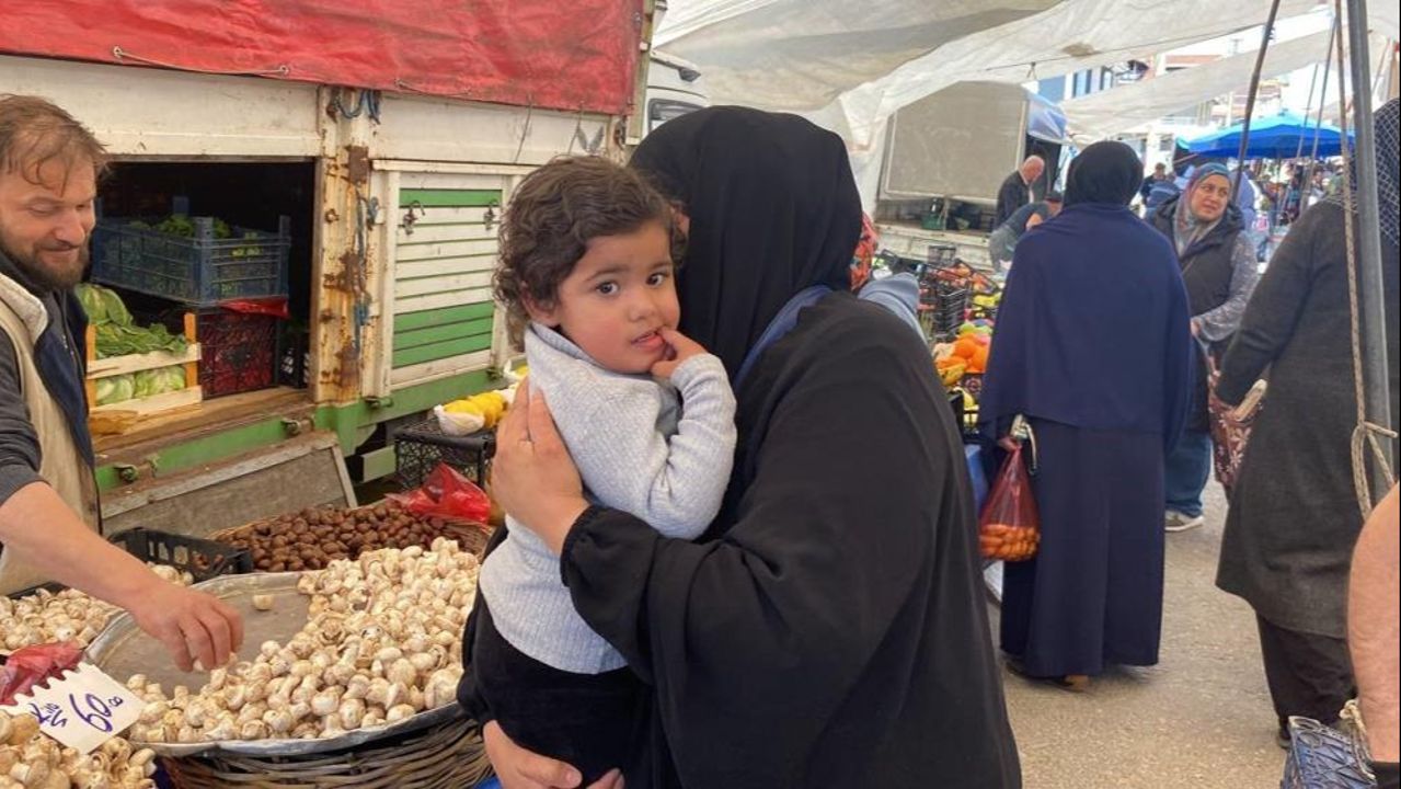 Kocaeli'de sıcak saatler! 2 yaşındaki bebek polisi atlattı - 3. Resim