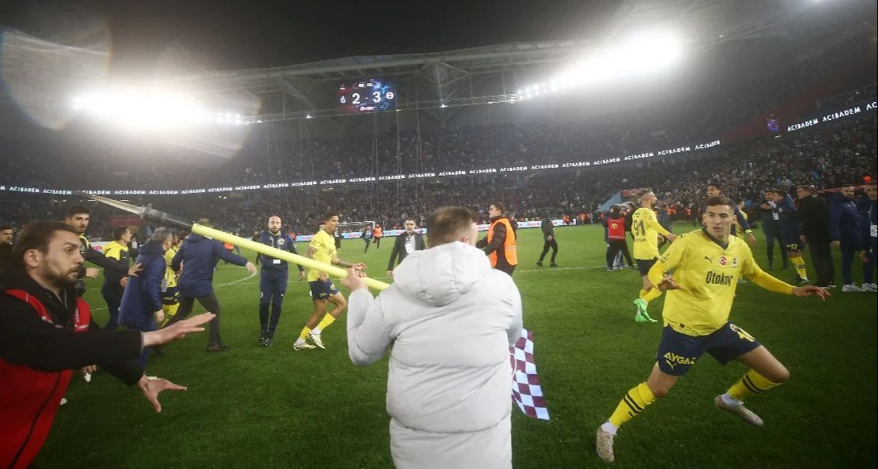 Trabzonspor-Fenerbahçe derbisinde olaylara karışan 7 kişi adliyede! Meğer o maskeli taraftar... - 1. Resim